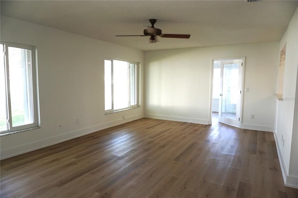 For Sale: $360,000 (2 beds, 2 baths, 1654 Square Feet)