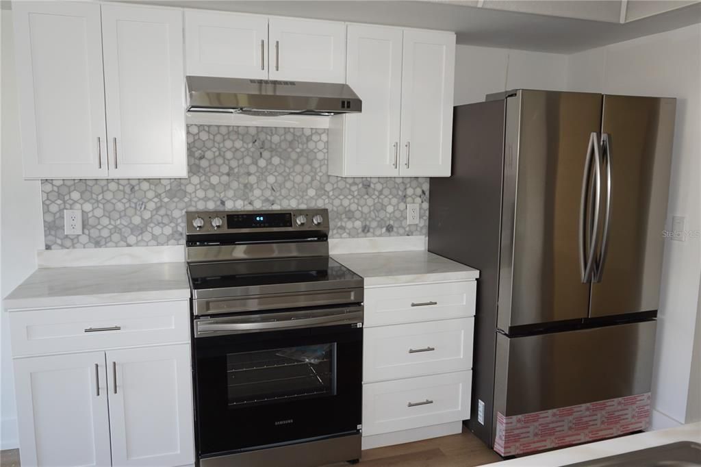 For Sale: $360,000 (2 beds, 2 baths, 1654 Square Feet)