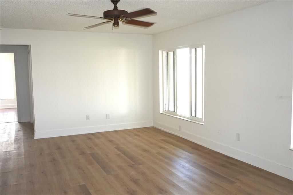 For Sale: $360,000 (2 beds, 2 baths, 1654 Square Feet)