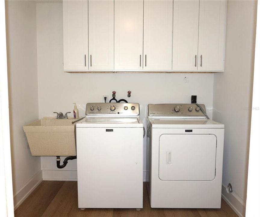 For Sale: $360,000 (2 beds, 2 baths, 1654 Square Feet)