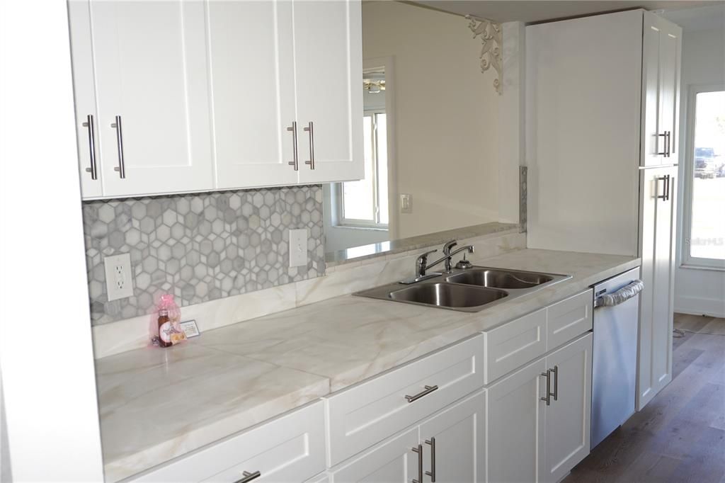 For Sale: $360,000 (2 beds, 2 baths, 1654 Square Feet)