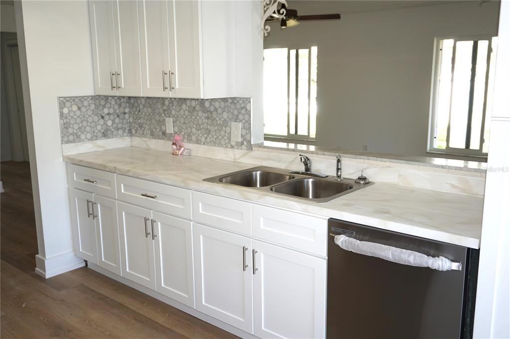 For Sale: $360,000 (2 beds, 2 baths, 1654 Square Feet)