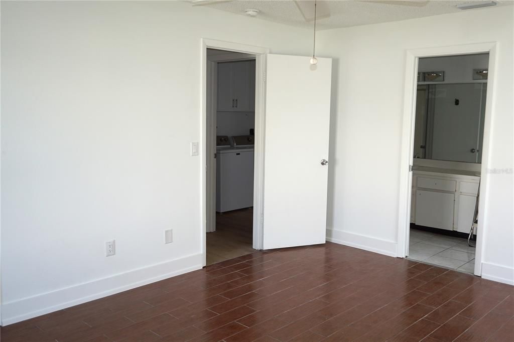 For Sale: $360,000 (2 beds, 2 baths, 1654 Square Feet)