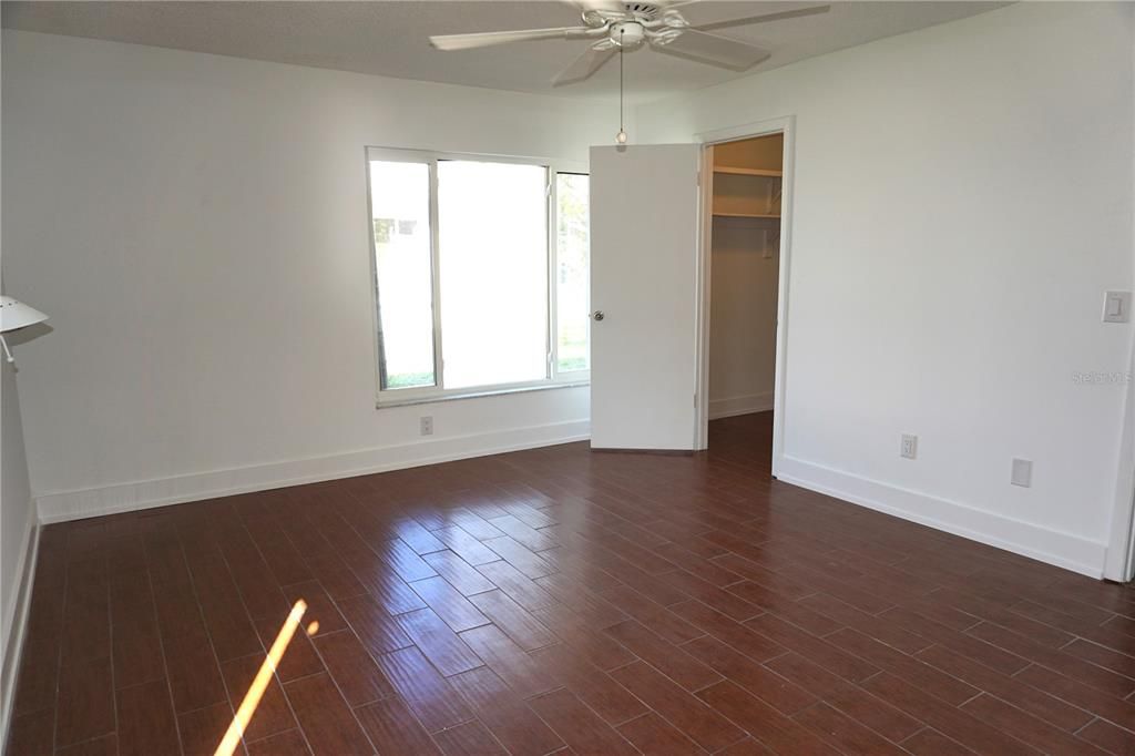 For Sale: $360,000 (2 beds, 2 baths, 1654 Square Feet)