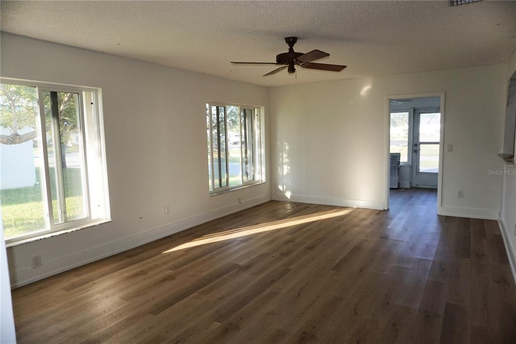 For Sale: $360,000 (2 beds, 2 baths, 1654 Square Feet)
