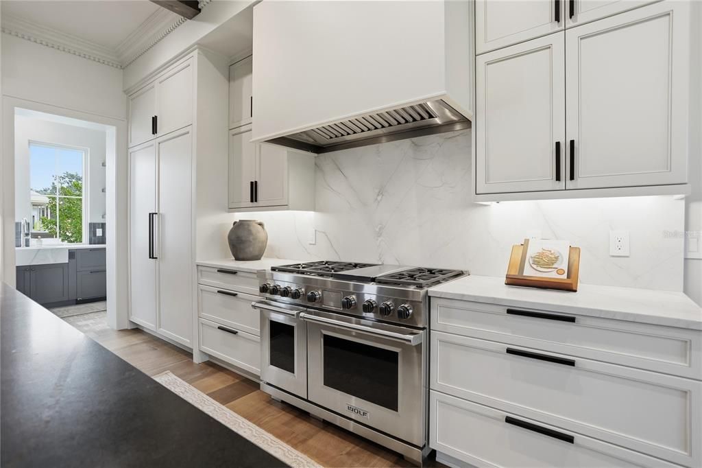 For Sale: $3,575,000 (5 beds, 5 baths, 5478 Square Feet)