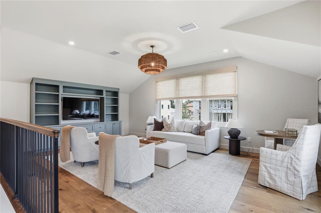 For Sale: $3,575,000 (5 beds, 5 baths, 5478 Square Feet)