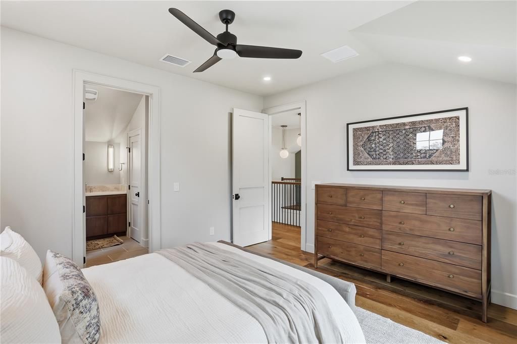 For Sale: $3,575,000 (5 beds, 5 baths, 5478 Square Feet)