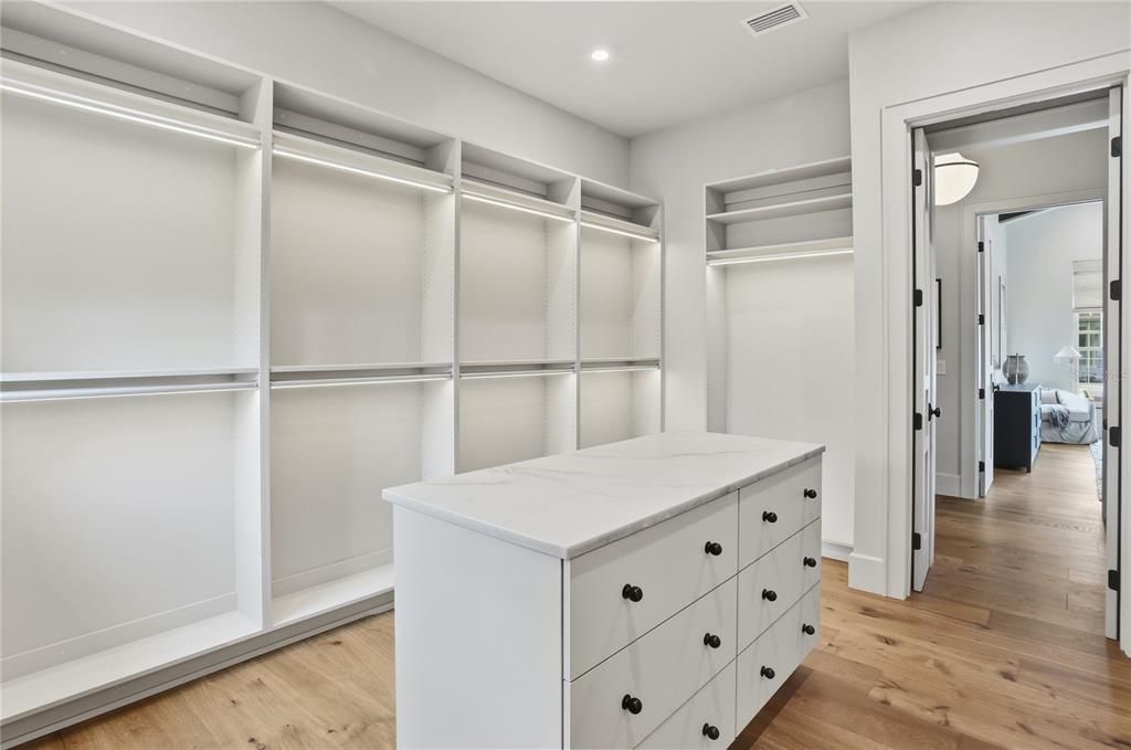 For Sale: $3,575,000 (5 beds, 5 baths, 5478 Square Feet)