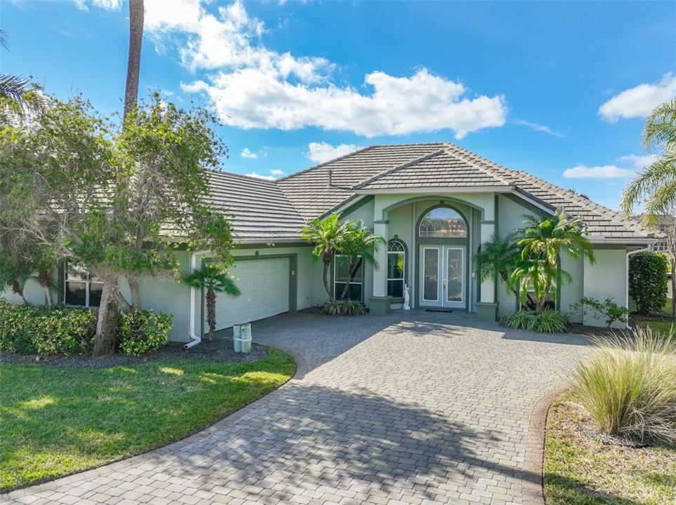 待售: $1,100,000 (3 贝兹, 2 浴室, 2823 平方英尺)