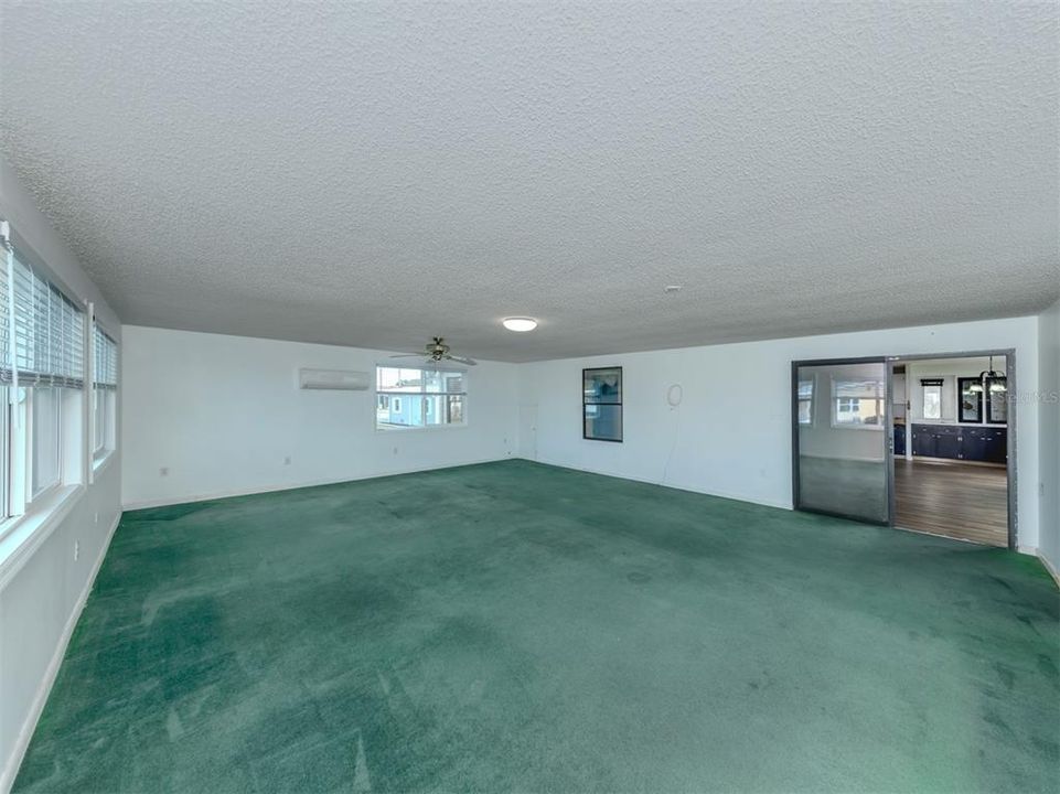 待售: $164,900 (2 贝兹, 2 浴室, 1592 平方英尺)