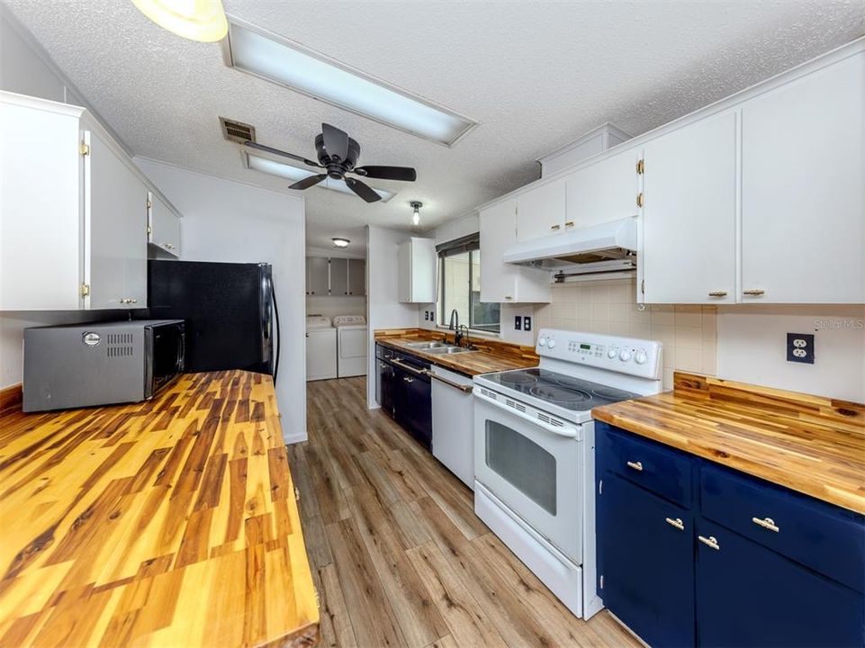 待售: $164,900 (2 贝兹, 2 浴室, 1592 平方英尺)