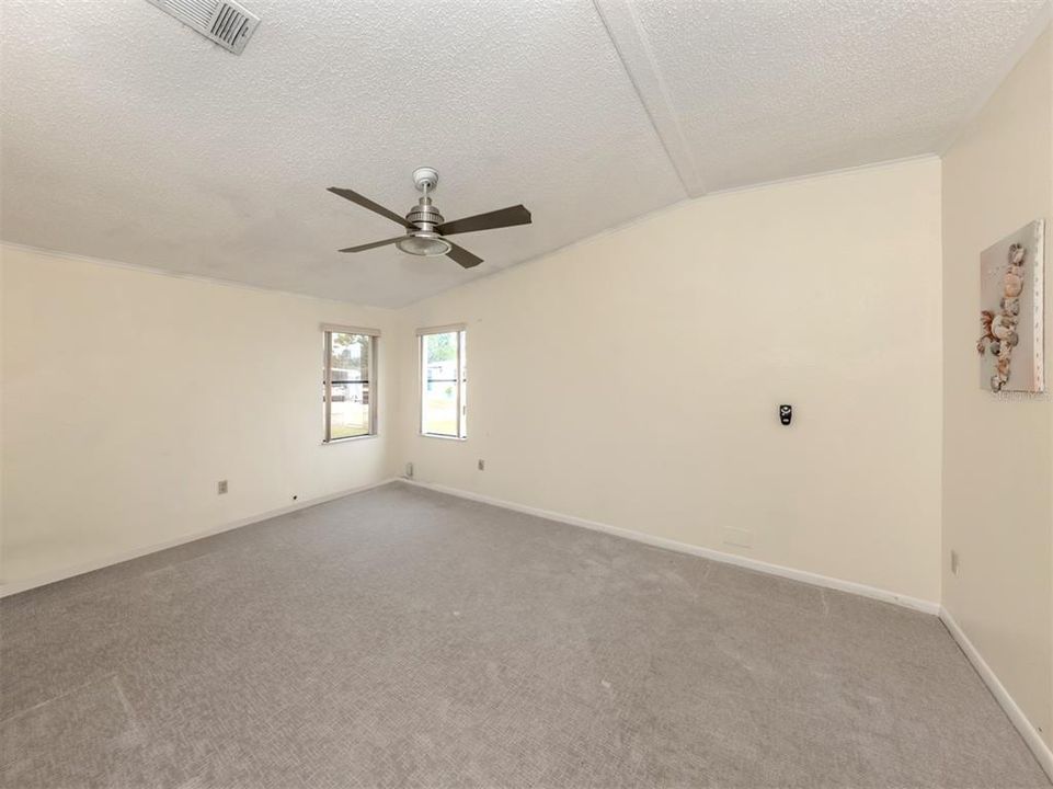 待售: $164,900 (2 贝兹, 2 浴室, 1592 平方英尺)