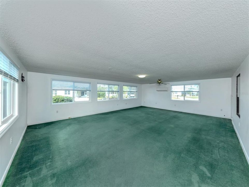 待售: $164,900 (2 贝兹, 2 浴室, 1592 平方英尺)