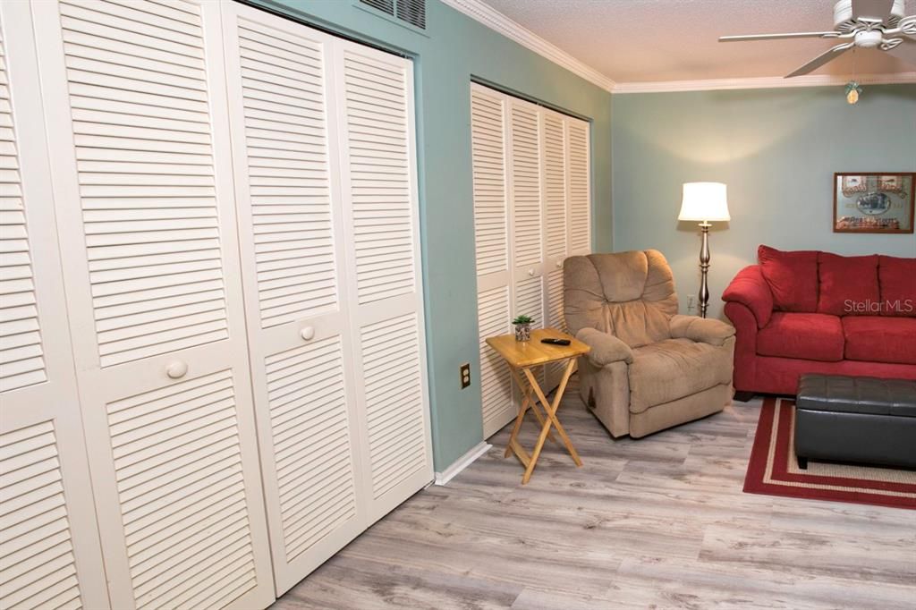 For Sale: $334,900 (3 beds, 2 baths, 1632 Square Feet)