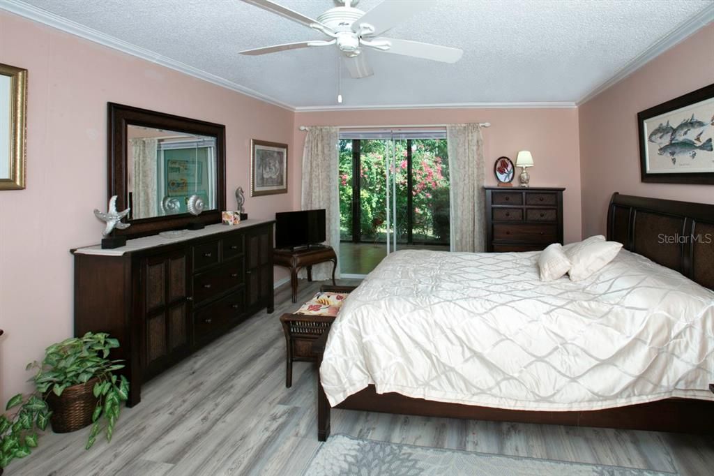 For Sale: $334,900 (3 beds, 2 baths, 1632 Square Feet)