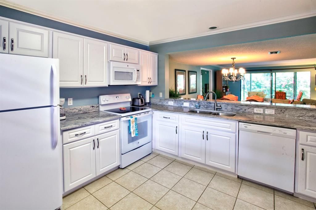 For Sale: $334,900 (3 beds, 2 baths, 1632 Square Feet)