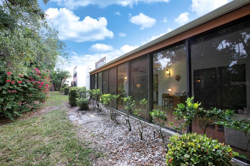 For Sale: $334,900 (3 beds, 2 baths, 1632 Square Feet)