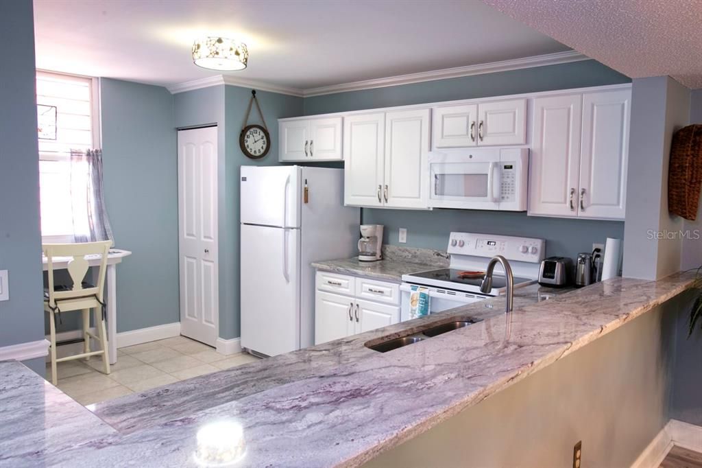 For Sale: $334,900 (3 beds, 2 baths, 1632 Square Feet)