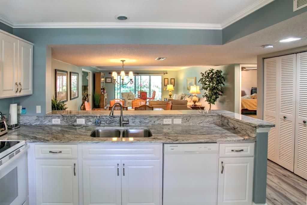 For Sale: $334,900 (3 beds, 2 baths, 1632 Square Feet)