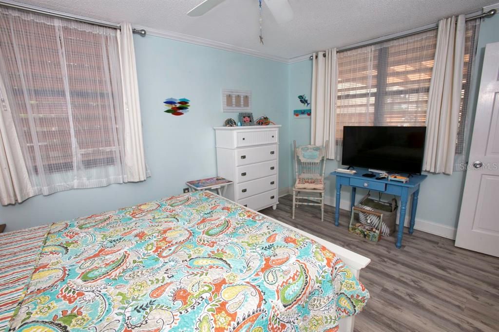 For Sale: $334,900 (3 beds, 2 baths, 1632 Square Feet)