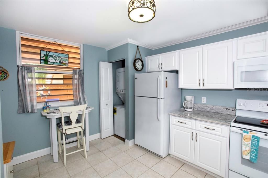 For Sale: $334,900 (3 beds, 2 baths, 1632 Square Feet)