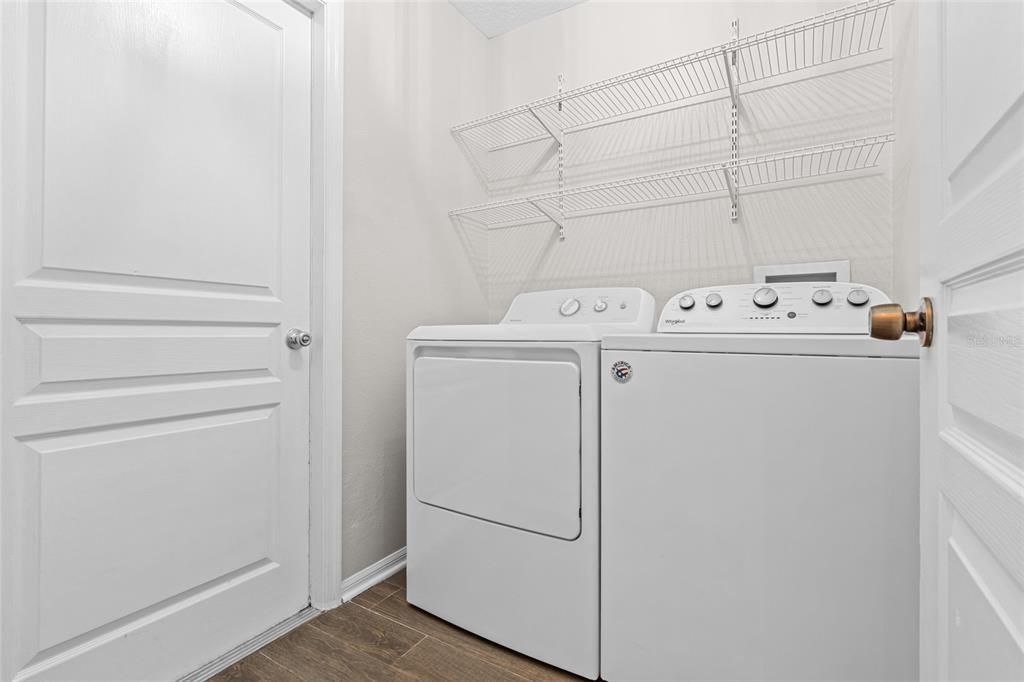 En Venta: $550,000 (4 camas, 2 baños, 1872 Pies cuadrados)