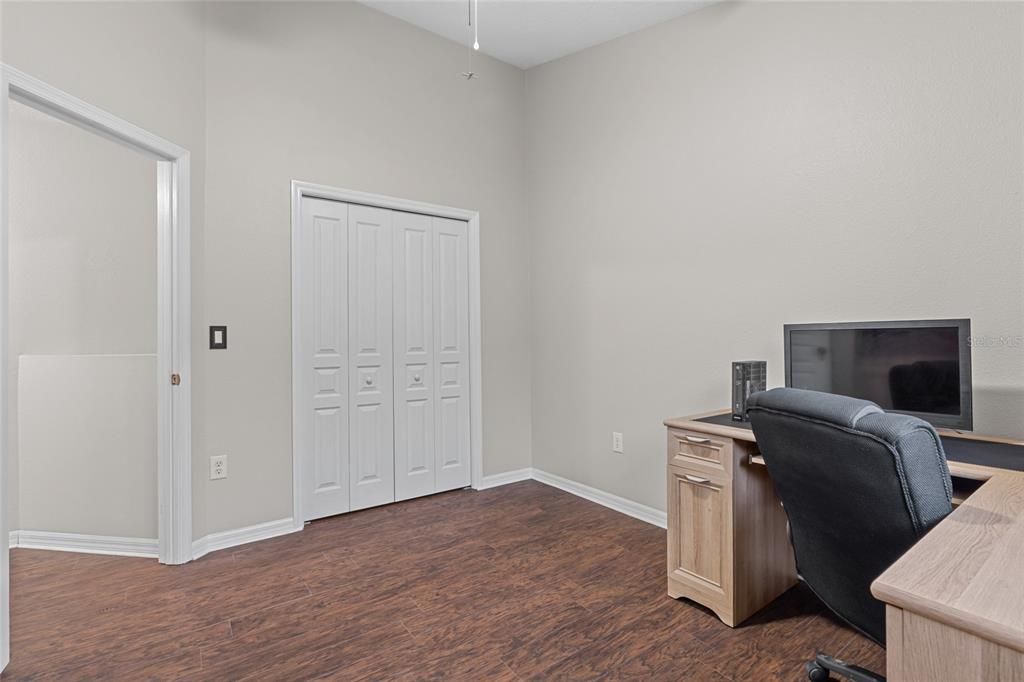 En Venta: $550,000 (4 camas, 2 baños, 1872 Pies cuadrados)