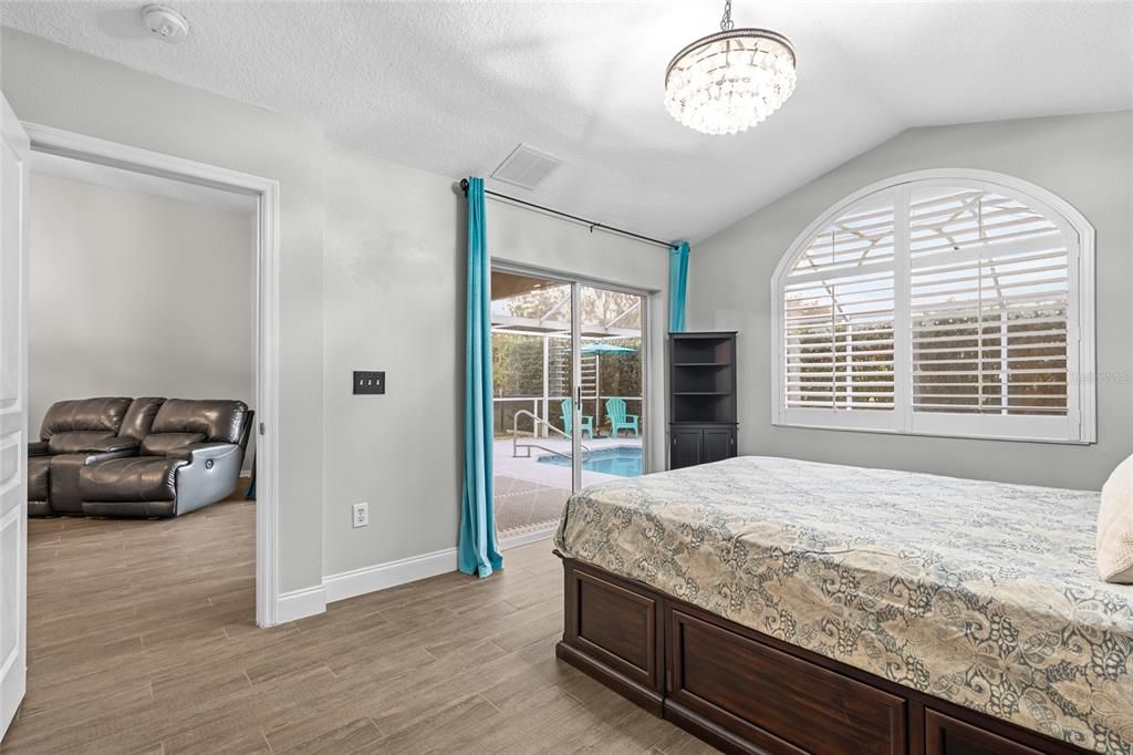 En Venta: $550,000 (4 camas, 2 baños, 1872 Pies cuadrados)