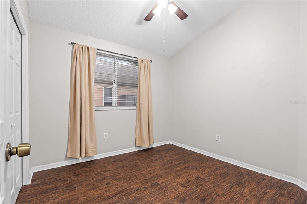 En Venta: $550,000 (4 camas, 2 baños, 1872 Pies cuadrados)