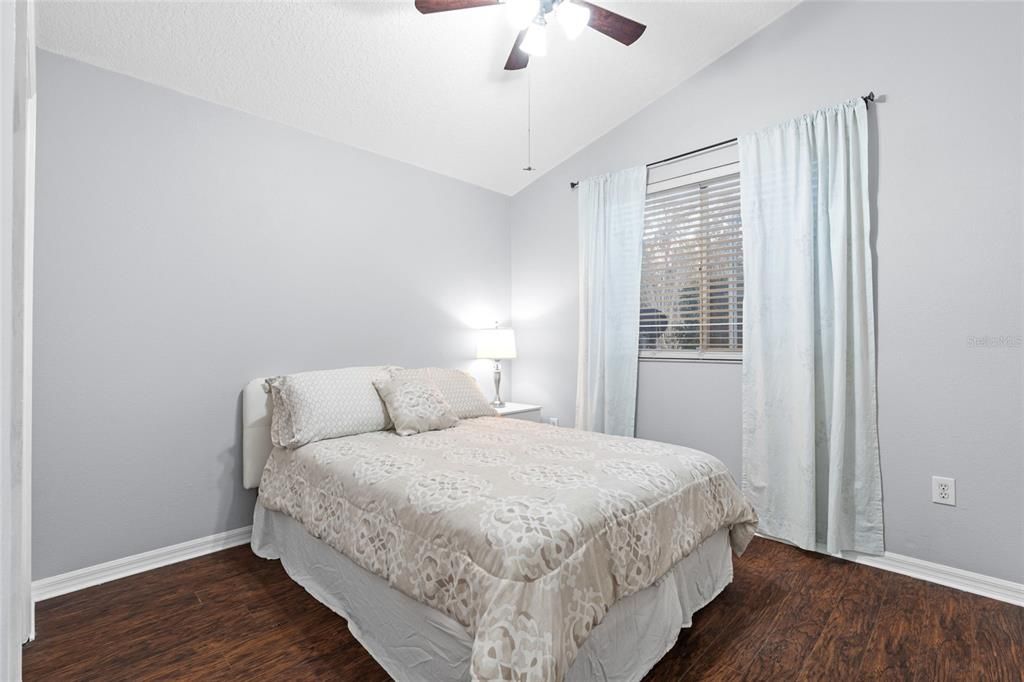 En Venta: $550,000 (4 camas, 2 baños, 1872 Pies cuadrados)