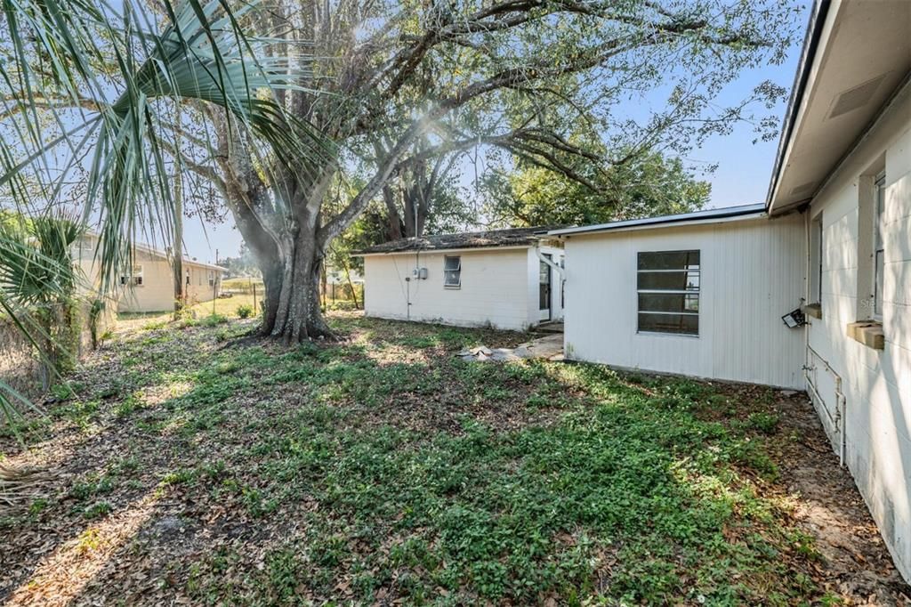 For Sale: $199,000 (2 beds, 1 baths, 1264 Square Feet)