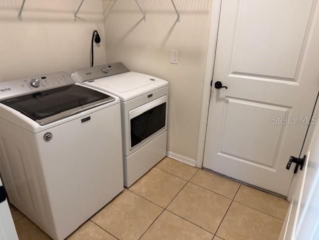 For Rent: $2,900 (3 beds, 2 baths, 2100 Square Feet)