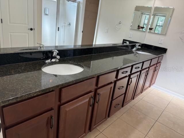 For Rent: $2,900 (3 beds, 2 baths, 2100 Square Feet)