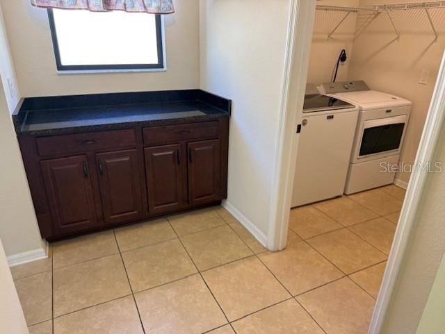 For Rent: $2,900 (3 beds, 2 baths, 2100 Square Feet)