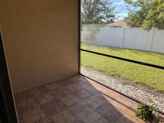 For Rent: $2,900 (3 beds, 2 baths, 2100 Square Feet)