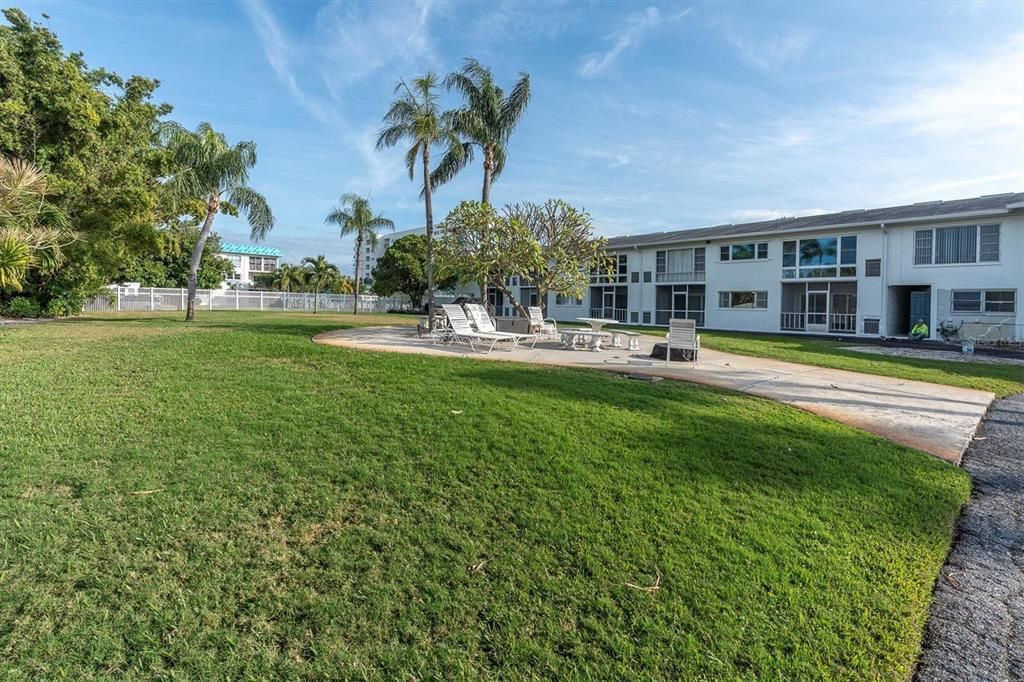 待售: $169,900 (1 贝兹, 1 浴室, 740 平方英尺)