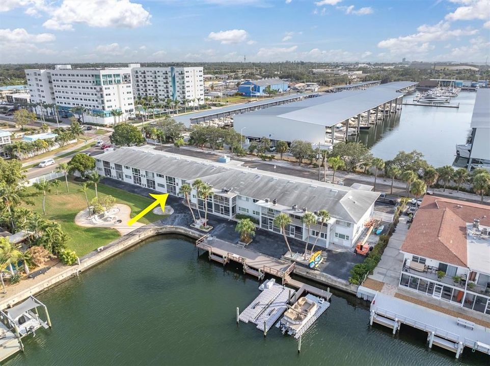 待售: $169,900 (1 贝兹, 1 浴室, 740 平方英尺)