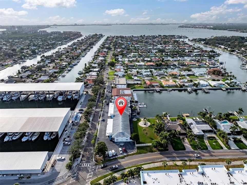 待售: $169,900 (1 贝兹, 1 浴室, 740 平方英尺)