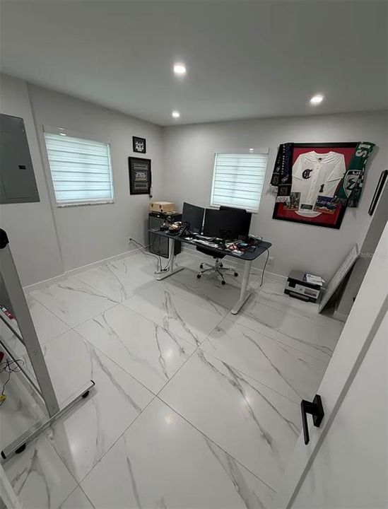 For Rent: $5,500 (3 beds, 2 baths, 1389 Square Feet)