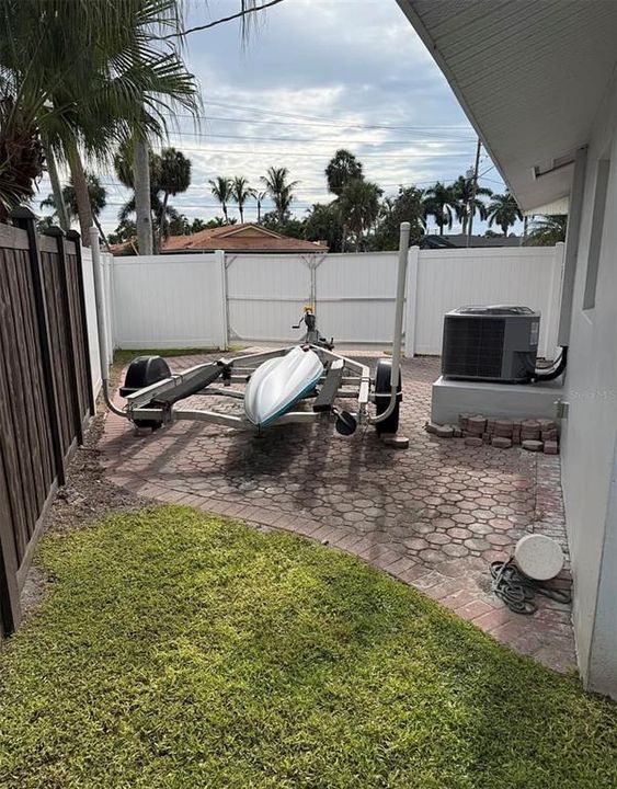 For Rent: $5,500 (3 beds, 2 baths, 1389 Square Feet)