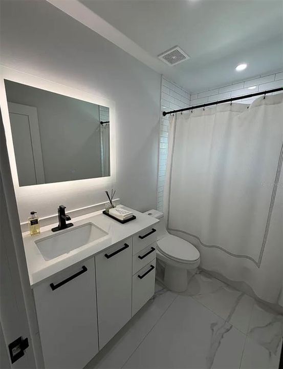 For Rent: $5,500 (3 beds, 2 baths, 1389 Square Feet)