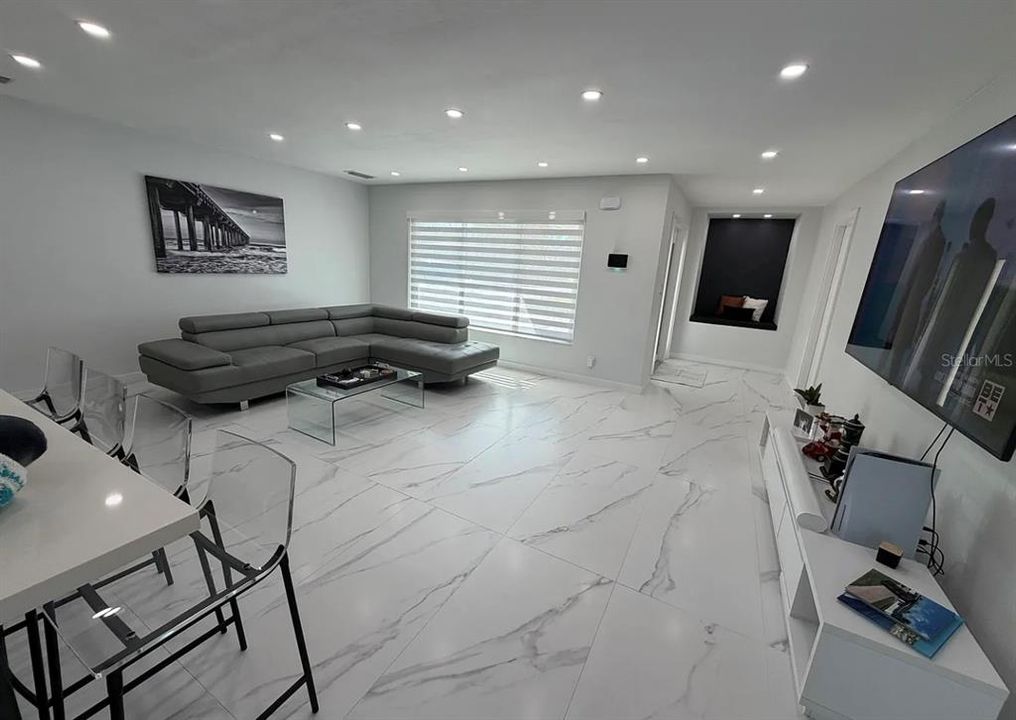 For Rent: $5,500 (3 beds, 2 baths, 1389 Square Feet)