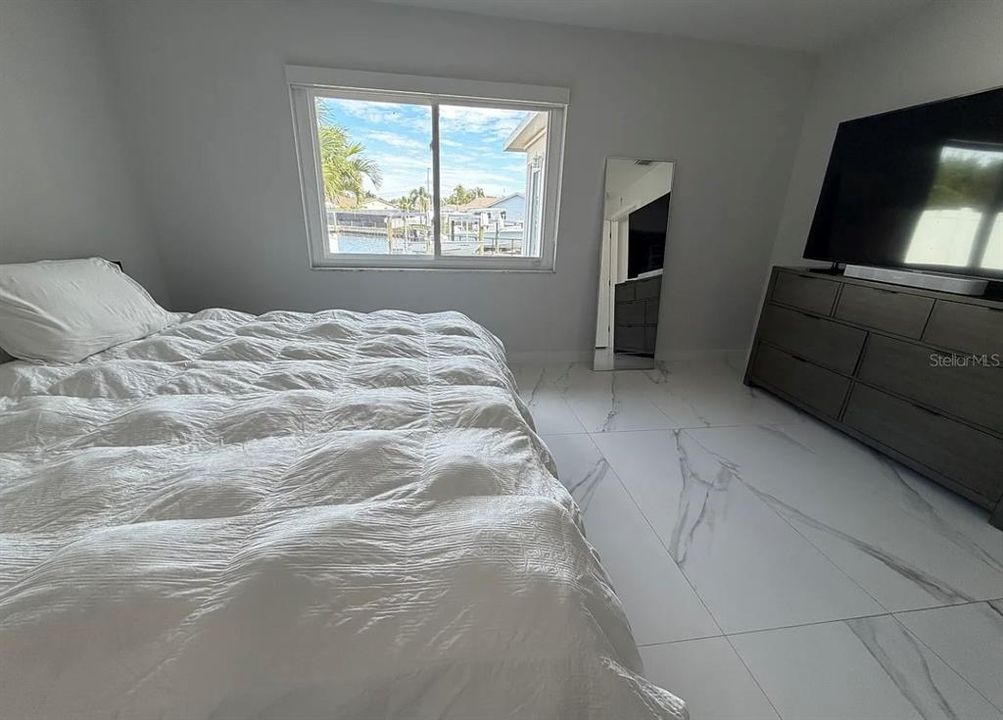 For Rent: $5,500 (3 beds, 2 baths, 1389 Square Feet)