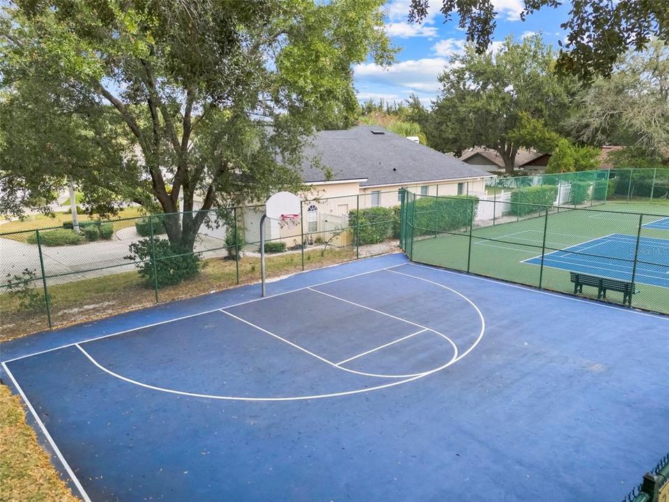 En Venta: $775,000 (4 camas, 3 baños, 2519 Pies cuadrados)