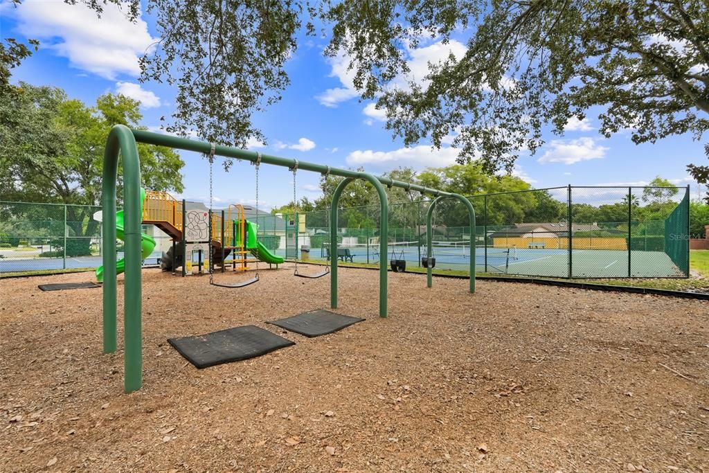 En Venta: $775,000 (4 camas, 3 baños, 2519 Pies cuadrados)