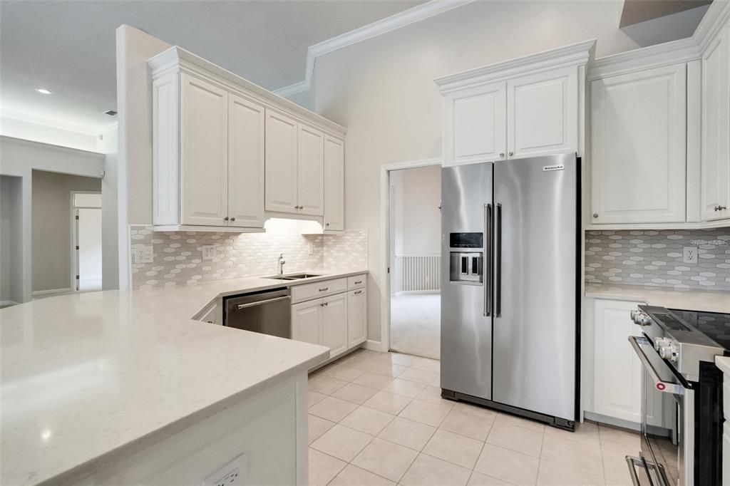 En Venta: $775,000 (4 camas, 3 baños, 2519 Pies cuadrados)