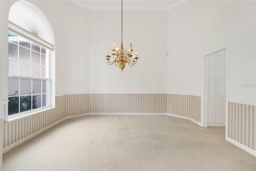 En Venta: $775,000 (4 camas, 3 baños, 2519 Pies cuadrados)