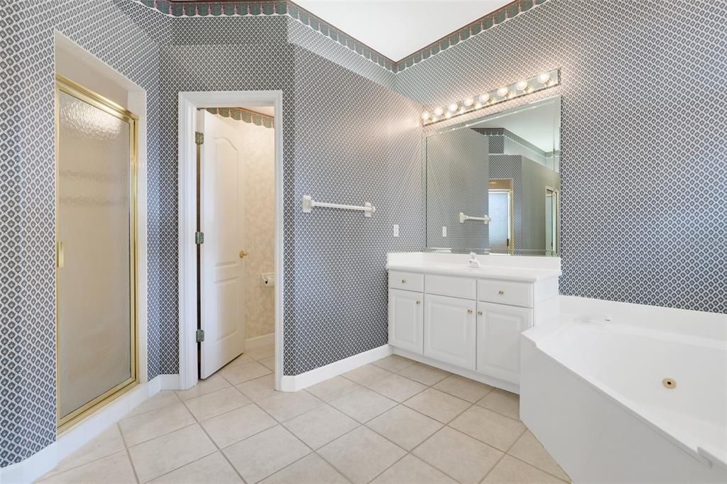 En Venta: $775,000 (4 camas, 3 baños, 2519 Pies cuadrados)