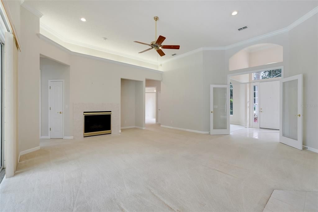 En Venta: $775,000 (4 camas, 3 baños, 2519 Pies cuadrados)